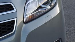 Chevrolet Malibu 2013 - lewy przedni reflektor - wyłączony