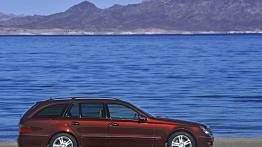Mercedes Klasa E 2006 - prawy bok