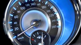 Hyundai Genesis 3.8 HTRAC vs. Lancia Thema 3.6 AWD - nie tylko Niemcy