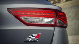 Seat Leon III ST Cupra (2015) - prawy tylny reflektor - wyłączony