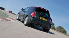 Mini John Cooper Works 2015 - widok z tyłu