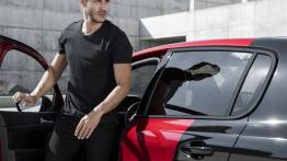 Peugeot 308 II Hatchback GTi (2016) - bok - inne ujęcie