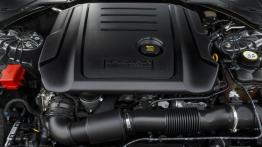 Jaguar XE 2.0d Ammonite Grey (2015) - silnik