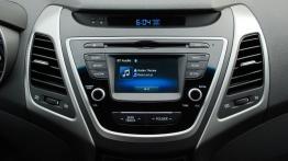Hyundai Elantra V Facelifting - galeria redakcyjna - konsola środkowa