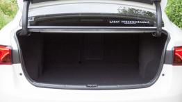 Toyota Avensis III Sedan Facelifting - galeria redakcyjna - bagażnik