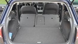 Volkswagen Golf VII Hatchback 5d 2.0 TDI-CR DPF 150KM - galeria redakcyjna - tylna kanapa złożona, w