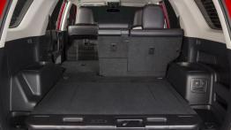 Toyota 4Runner V Facelifting (2014) - tylna kanapa złożona, widok z bagażnika