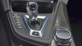 BMW M3 F80 Sedan 3.0 431KM - galeria redakcyjna - tunel środkowy między fotelami