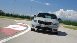 Skoda Octavia III RS Kombi 2.0 TDI (2013) - widok z przodu