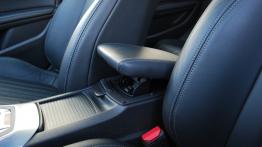 Peugeot 308 II Hatchback 1.6 THP - galeria redakcyjna - podłokietnik przedni