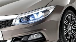 Qoros 3 Sedan (2013) - lewy przedni reflektor - włączony