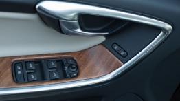 Volvo XC60 Facelifting (2014) - sterowanie w drzwiach