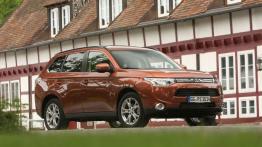 Mitsubishi Outlander III - widok z przodu