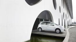 Nissan Micra DIG-S - prawy bok