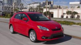 Toyota Matrix 2011 - przód - reflektory wyłączone