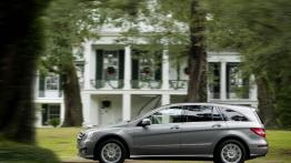 Mercedes klasy R 2011 - lewy bok