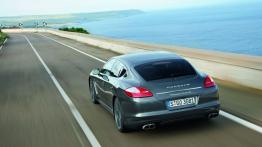 Porsche Panamera Turbo S - widok z tyłu