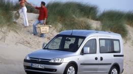 Opel Combo Tour - widok z przodu