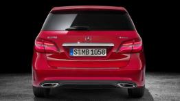 Mercedes B 250 4MATIC (W 246) Facelifting - tył - reflektory włączone