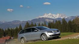 Skoda Octavia III Kombi 4x4 TSI (2013) - prawy bok