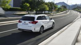 Toyota Auris II Hybrid Touring Sports (2013) - widok z tyłu