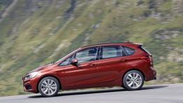BMW 218d Active Tourer (2014) - lewy bok