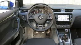 Skoda Octavia III RS Kombi 2.0 TSI (2013) - kokpit