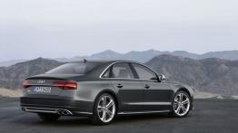 Audi S8 Facelifting (2014) - widok z tyłu
