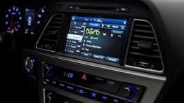 Hyundai Sonata YF Facelifting Sport 2.0T (2015) - radio/cd/panel lcd