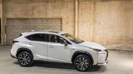 Lexus NX 200t (2014) - prawy bok