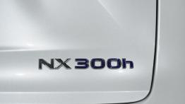 Lexus NX 300h (2014) - emblemat