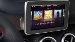 Mercedes A 250 Sport (W176) 2012 - radio/cd/panel lcd