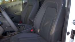 Kia Optima 2012 - widok ogólny wnętrza z przodu