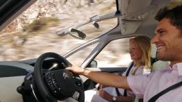 Citroen C4 Grand Picasso - widok ogólny wnętrza z przodu