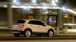 Fiat 500X Lounge (2015) - widok z tyłu