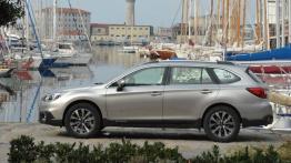 Subaru Outback 2015 2.5i - wersja europejska - lewy bok