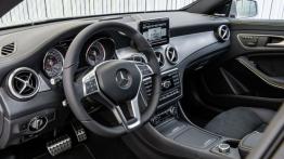 Mercedes CLA 250 Edition 1 (C117) 2012 - pełny panel przedni