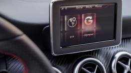 Mercedes A 250 Sport (W176) 2012 - radio/cd/panel lcd