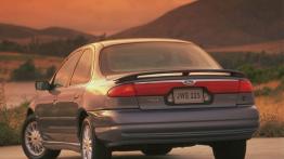 Ford Contour - widok z tyłu