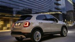 Fiat 500X Lounge (2015) - widok z tyłu