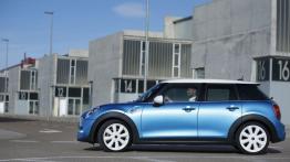 Mini Cooper S 2014 - wersja 5-drzwiowa - lewy bok