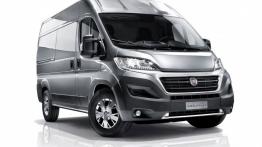 Fiat Ducato III Facelifting Furgon (2014) - przód - reflektory włączone