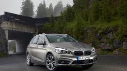 BMW 225i Active Tourer (2014) - widok z przodu