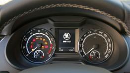 Skoda Octavia III RS Kombi 2.0 TSI (2013) - zestaw wskaźników