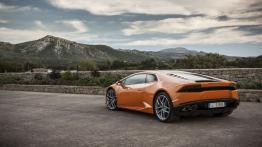 Lamborghini Huracan LP 610-4 (2014) - widok z tyłu