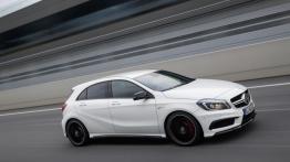 Mercedes A45 AMG (2013) - prawy bok