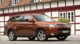 Mitsubishi Outlander III - prawy bok