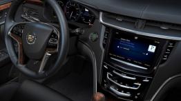 Cadillac XTS - kokpit