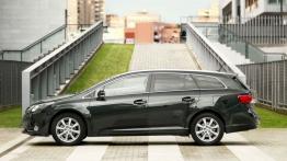 Toyota Avensis III kombi Facelifting - lewy bok