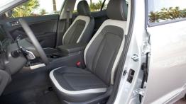 Kia Optima 2012 - widok ogólny wnętrza z przodu